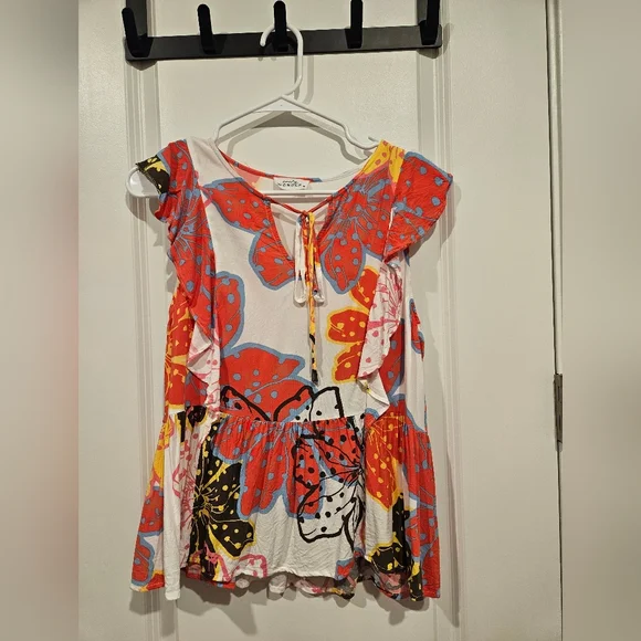 Emily Wonder Top (M) - Picture 1 of 3